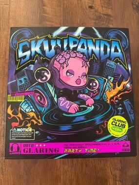 SkullPanda OOTD Glaring Party Time figure